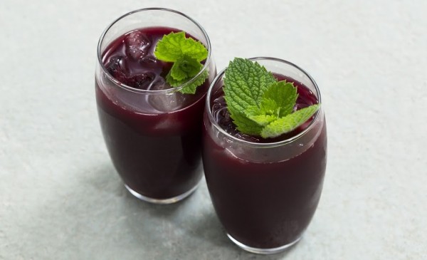 Juodųjų serbentų ir mėlynių limonadas